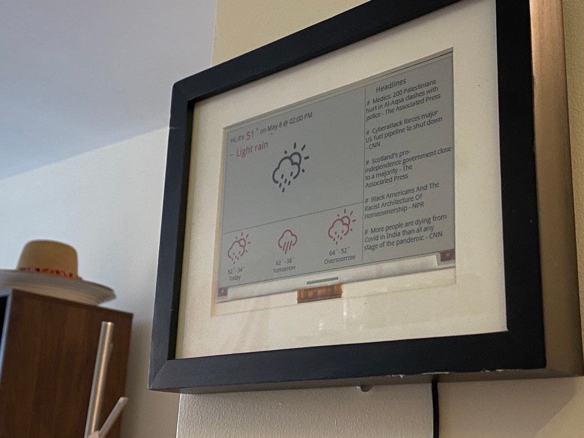 E-ink weather display showing forecast